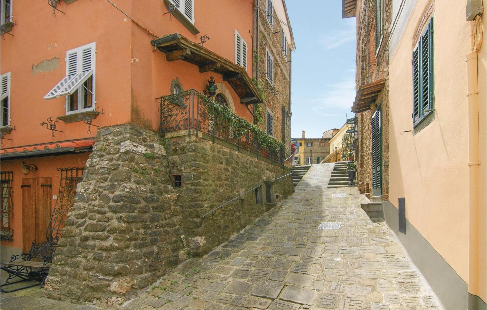 Lovely In Montecatini Alto With Kitchen Holiday home Nievole
